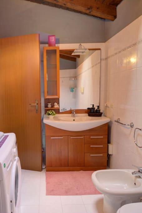 דירות קומו Casa Vacanza Angolo Della Corte מראה חיצוני תמונה